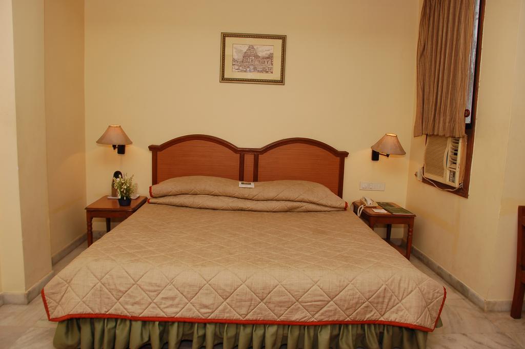 Hotel Royale Midtown บูบันเนสชวาร์ ห้อง รูปภาพ